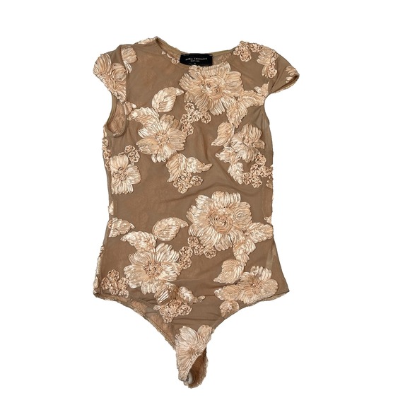 AKIRA Tops - Akira Chicago Black Label Floral Applique Sheer Short Sleeve Bodysuit Sz Sm Nude